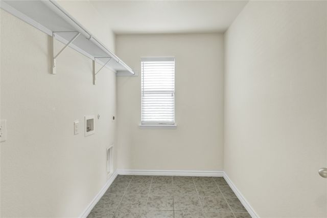 728 Snapdragon Lane, Desoto, TX 75115
