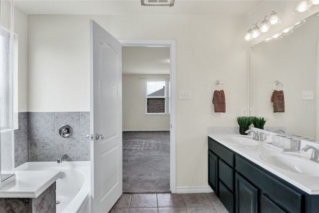 728 Snapdragon Lane, Desoto, TX 75115