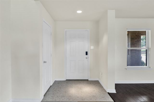 728 Snapdragon Lane, Desoto, TX 75115