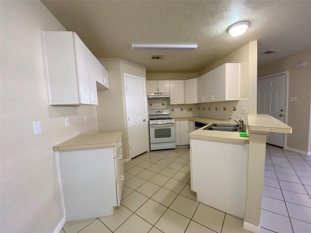 311 Willowick Street, Tomball, TX 77375