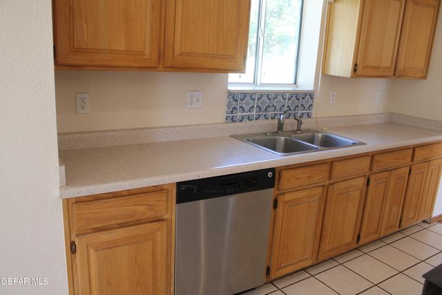 4113 LOMA ROSADA Drive, El Paso, TX 79934