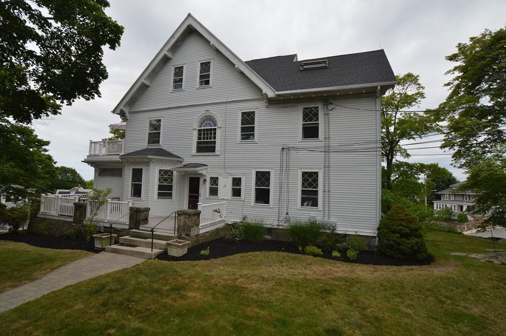 28 Columbus Ave 1, Beverly, MA 01915