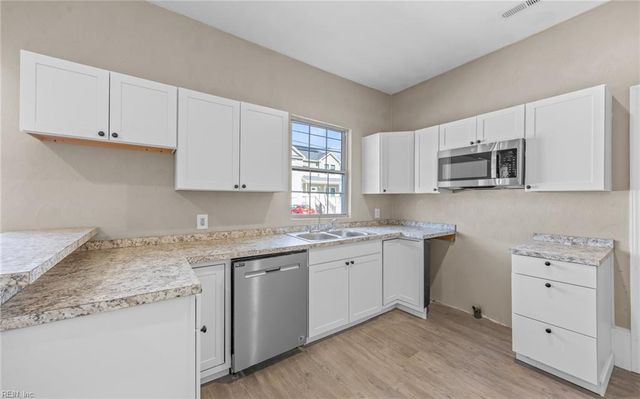 2001 Peach ST, Portsmouth, VA 23704