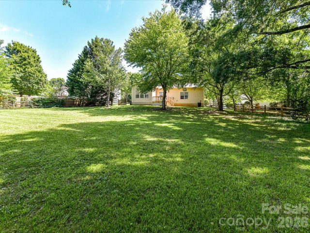 18418 Torrence Chapel Estates Circle, Cornelius, NC 28031