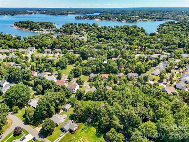18418 Torrence Chapel Estates Circle, Cornelius, NC 28031