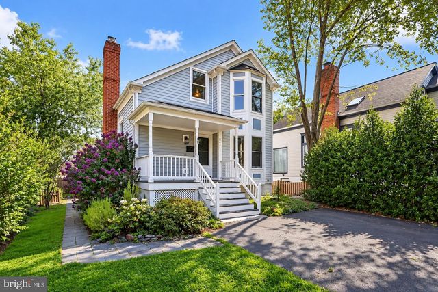 8421 HOLLIS, Vienna, VA 22182