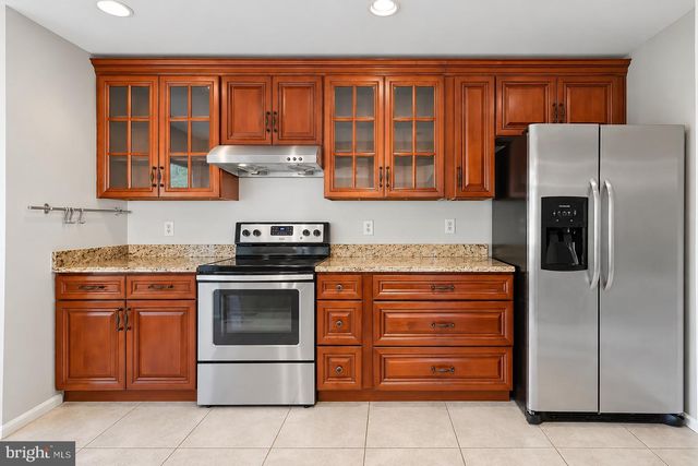 8421 HOLLIS, Vienna, VA 22182