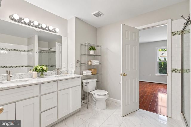 8421 HOLLIS, Vienna, VA 22182