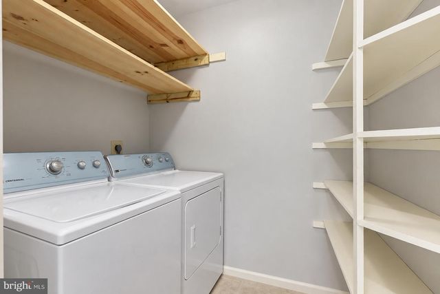 8421 HOLLIS, Vienna, VA 22182