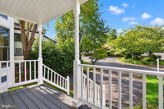 8421 HOLLIS, Vienna, VA 22182