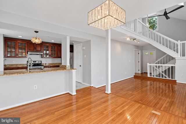 8421 HOLLIS, Vienna, VA 22182