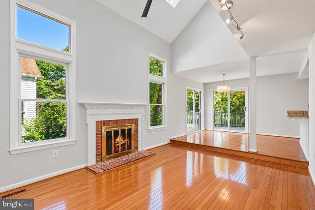 8421 HOLLIS, Vienna, VA 22182