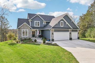 S95W22835 Bywater LANE, Big Bend, WI 53103