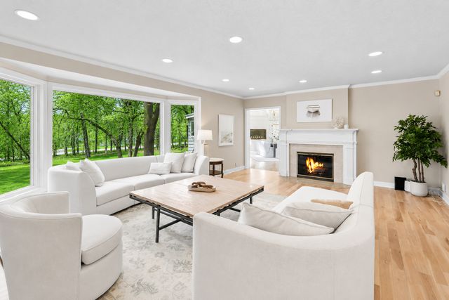 3865 Hillcrest Road, Deephaven, MN 55391