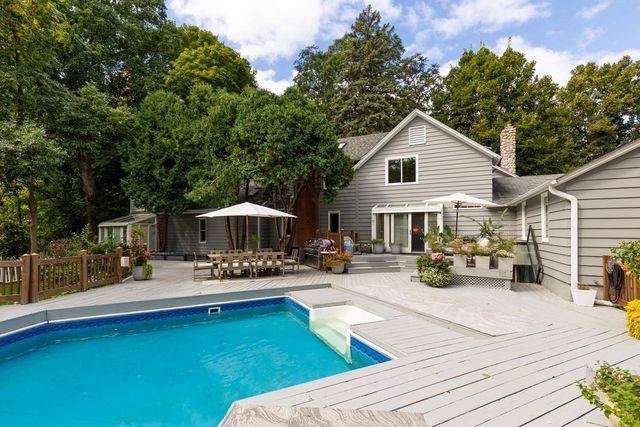 3865 Hillcrest Road, Deephaven, MN 55391