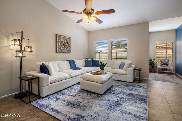 338 N HERITAGE Drive, Gilbert, AZ 85234