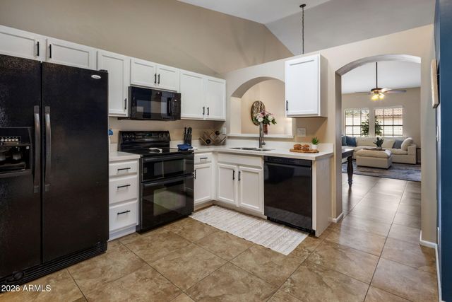 338 N HERITAGE Drive, Gilbert, AZ 85234