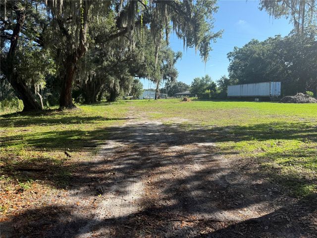 4920 W KNIGHTS GRIFFIN ROAD, Plant City, FL 33565