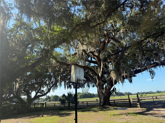 4920 W KNIGHTS GRIFFIN ROAD, Plant City, FL 33565