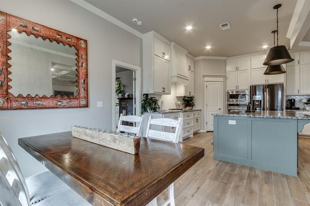 512 E Barajas Terrace, Mustang, OK 73064