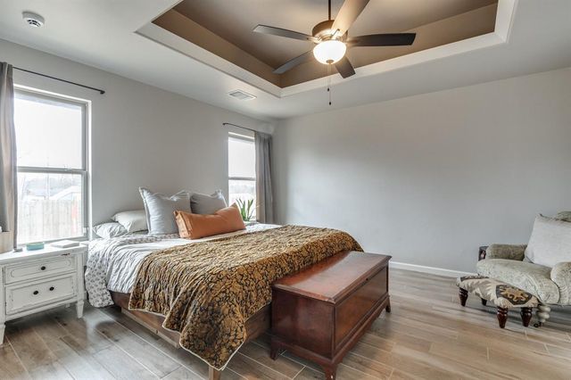 512 E Barajas Terrace, Mustang, OK 73064