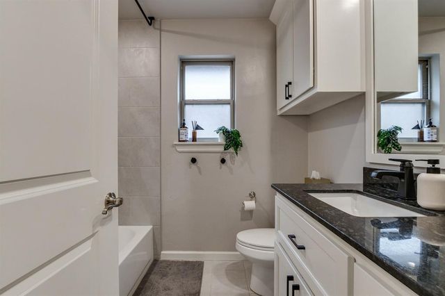 512 E Barajas Terrace, Mustang, OK 73064