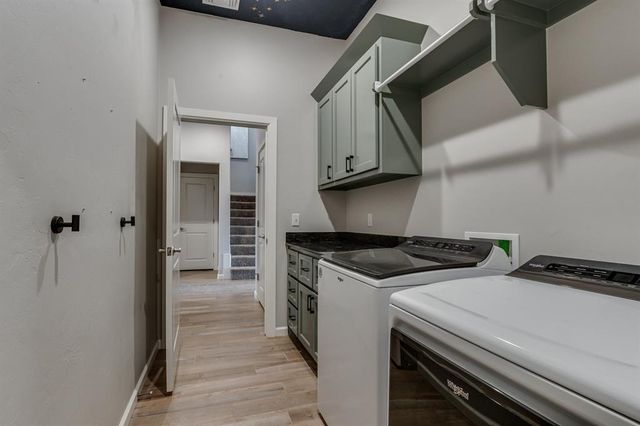 512 E Barajas Terrace, Mustang, OK 73064