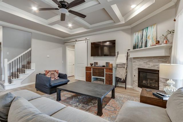 512 E Barajas Terrace, Mustang, OK 73064