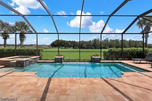 9259 Fieldstone LN, Naples, FL 34120