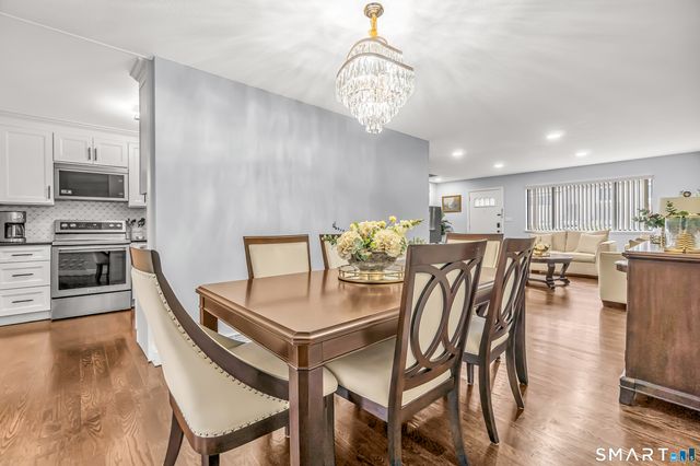 40 Orangewood West 40, Derby, CT 06418