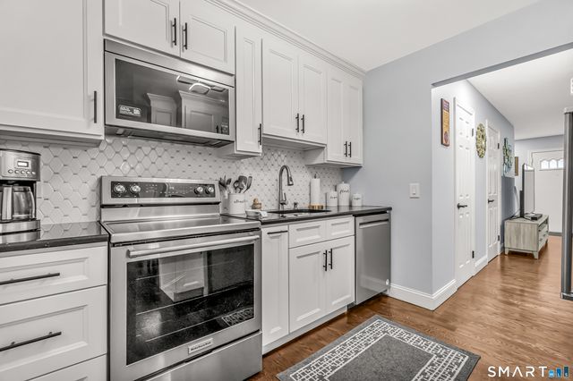 40 Orangewood West 40, Derby, CT 06418
