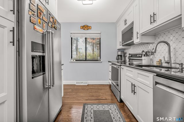 40 Orangewood West 40, Derby, CT 06418