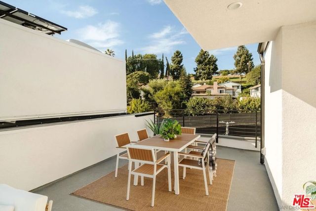 3851 N Riley Lane, Los Angeles, CA 90065