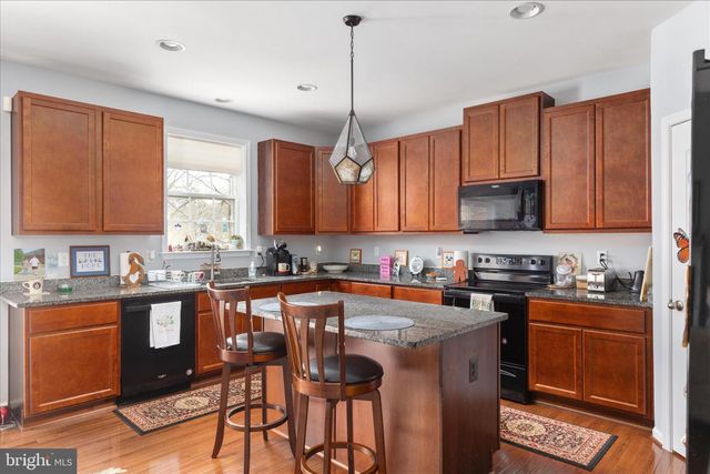 1041 W MASTERS DR, Cross Junction, VA 22625