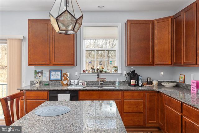 1041 W MASTERS DR, Cross Junction, VA 22625