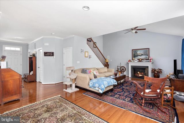 1041 W MASTERS DR, Cross Junction, VA 22625