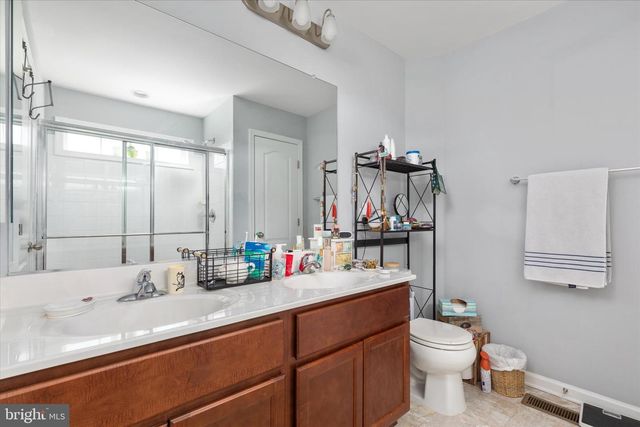 1041 W MASTERS DR, Cross Junction, VA 22625