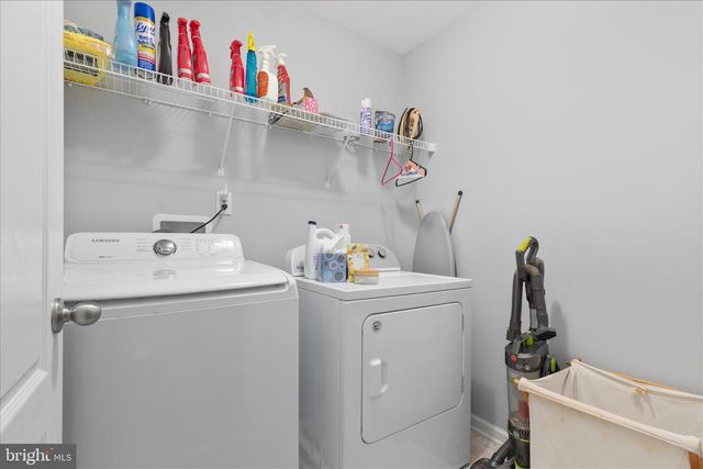 1041 W MASTERS DR, Cross Junction, VA 22625