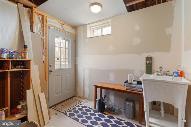 1041 W MASTERS DR, Cross Junction, VA 22625