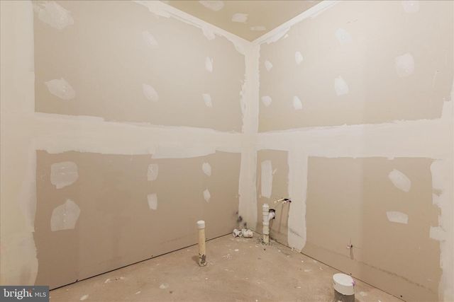 1041 W MASTERS DR, Cross Junction, VA 22625