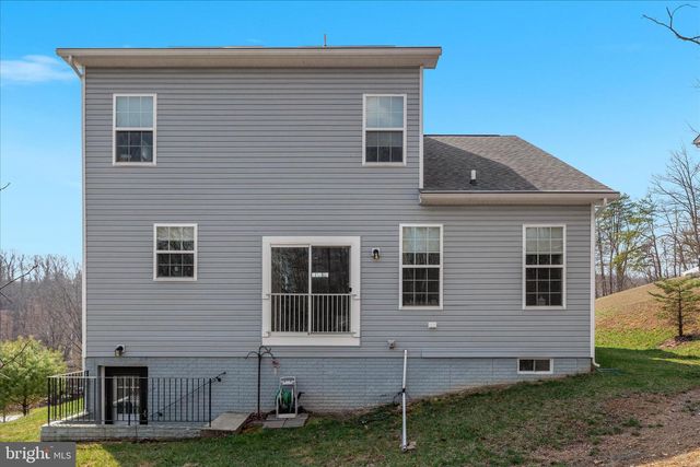 1041 W MASTERS DR, Cross Junction, VA 22625