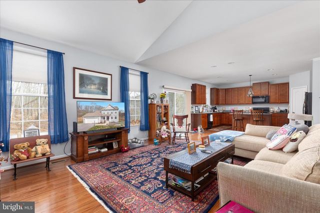 1041 W MASTERS DR, Cross Junction, VA 22625