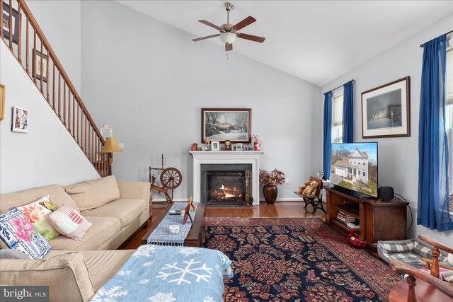 1041 W MASTERS DR, Cross Junction, VA 22625