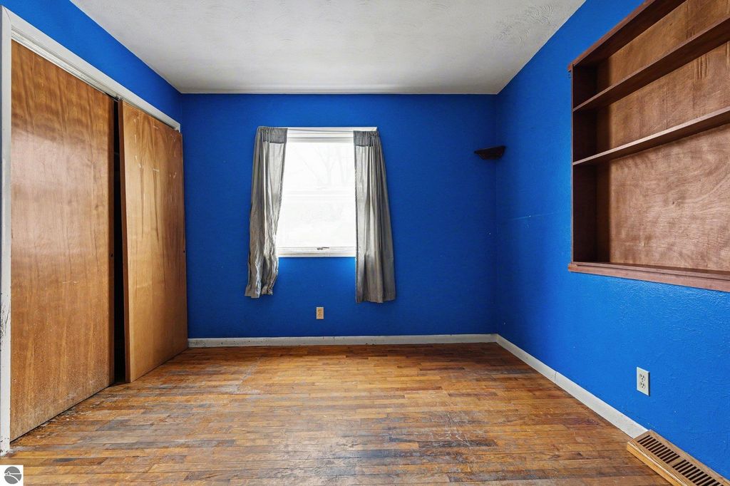 Image 11 of property listing at 4820 W Lincoln Road, Alma, MI 48801