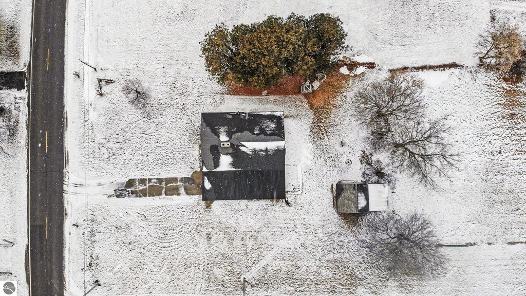 Image 19 of property listing at 4820 W Lincoln Road, Alma, MI 48801