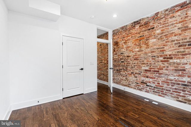 2125 S 9TH ST, Philadelphia, PA 19148