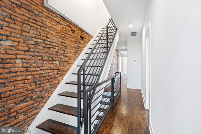 2125 S 9TH ST, Philadelphia, PA 19148