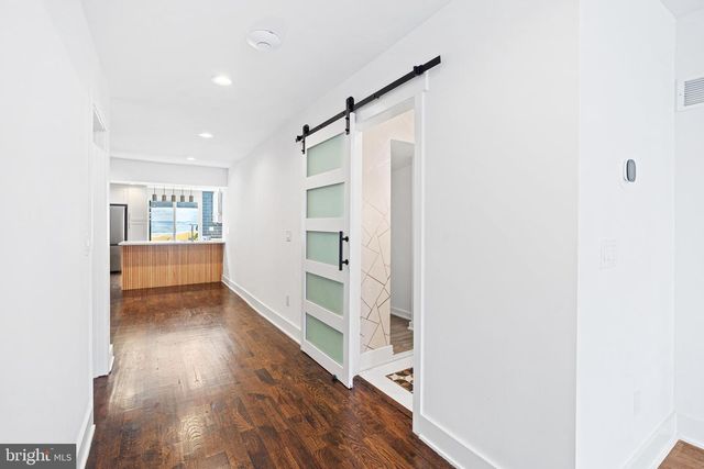 2125 S 9TH ST, Philadelphia, PA 19148