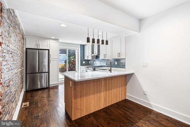 2125 S 9TH ST, Philadelphia, PA 19148