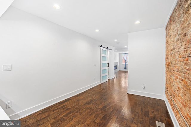 2125 S 9TH ST, Philadelphia, PA 19148